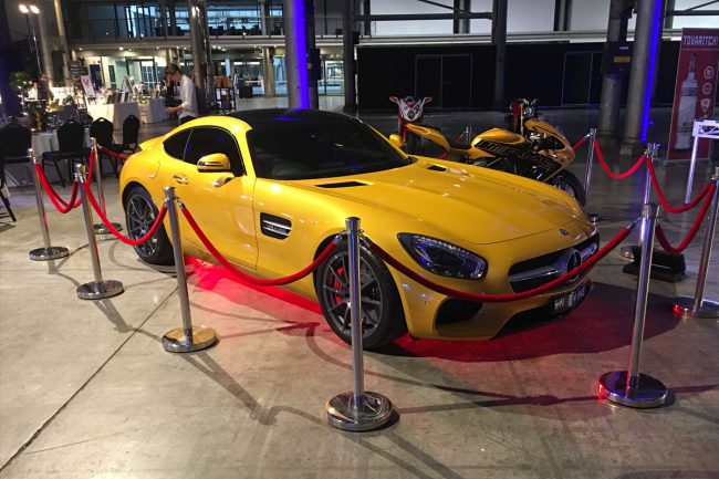 Red under-car using 1x ColorDoQ