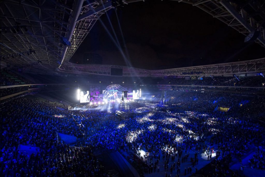 Robert Juliat Lancelot Parties With Ivete Sangalo In Sao Paulo Show Technology Australia show technology australia