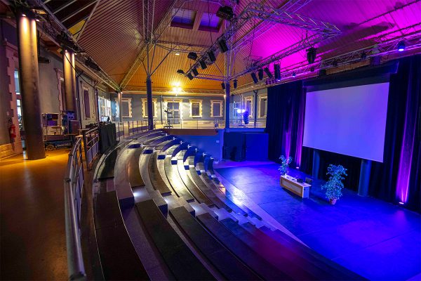 The Amphithéâtre de la Verrière adopts Dalis Access 863