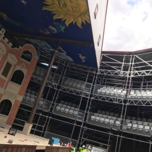 Globe-pop-up-theatre-1