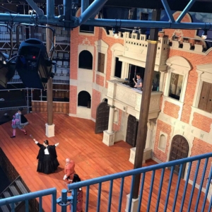 Globe-pop-up-theatre-9-1024×683