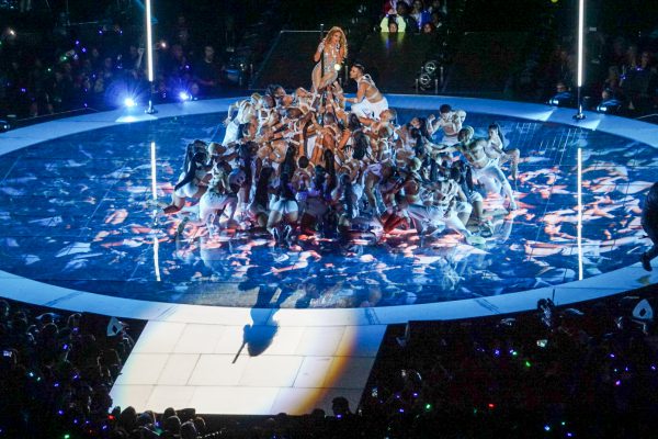 Claypaky Xtylos Back Up Shakira and Jennifer Lopez in Pepsi Halftime Show at Super Bowl LIV