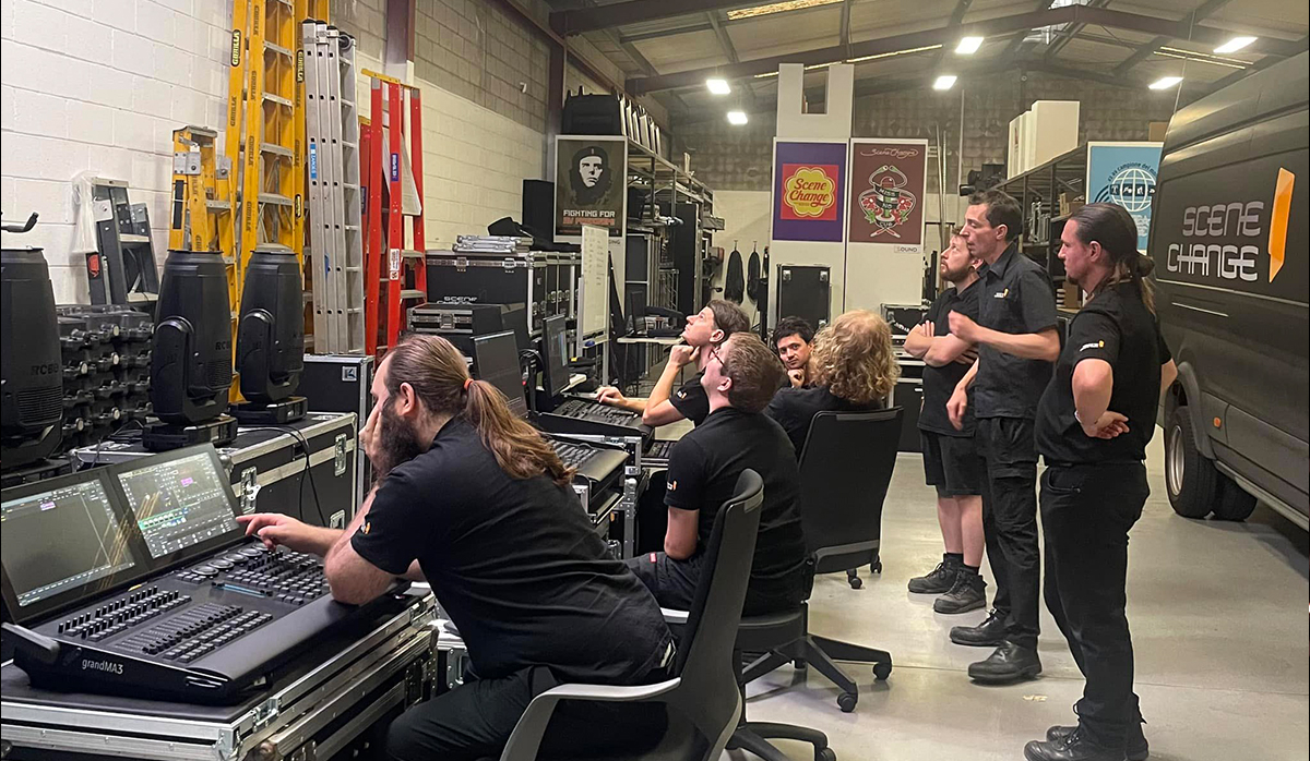 dart Vandret behagelig Scene Change's Technicians choose MA Lighting – Show Technology Australia