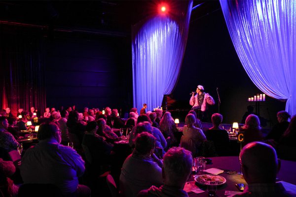 An All-Round Lighting Rig for The Round